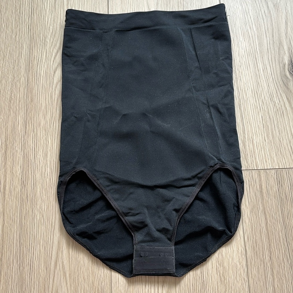 Spanx high waisted shape wear size S